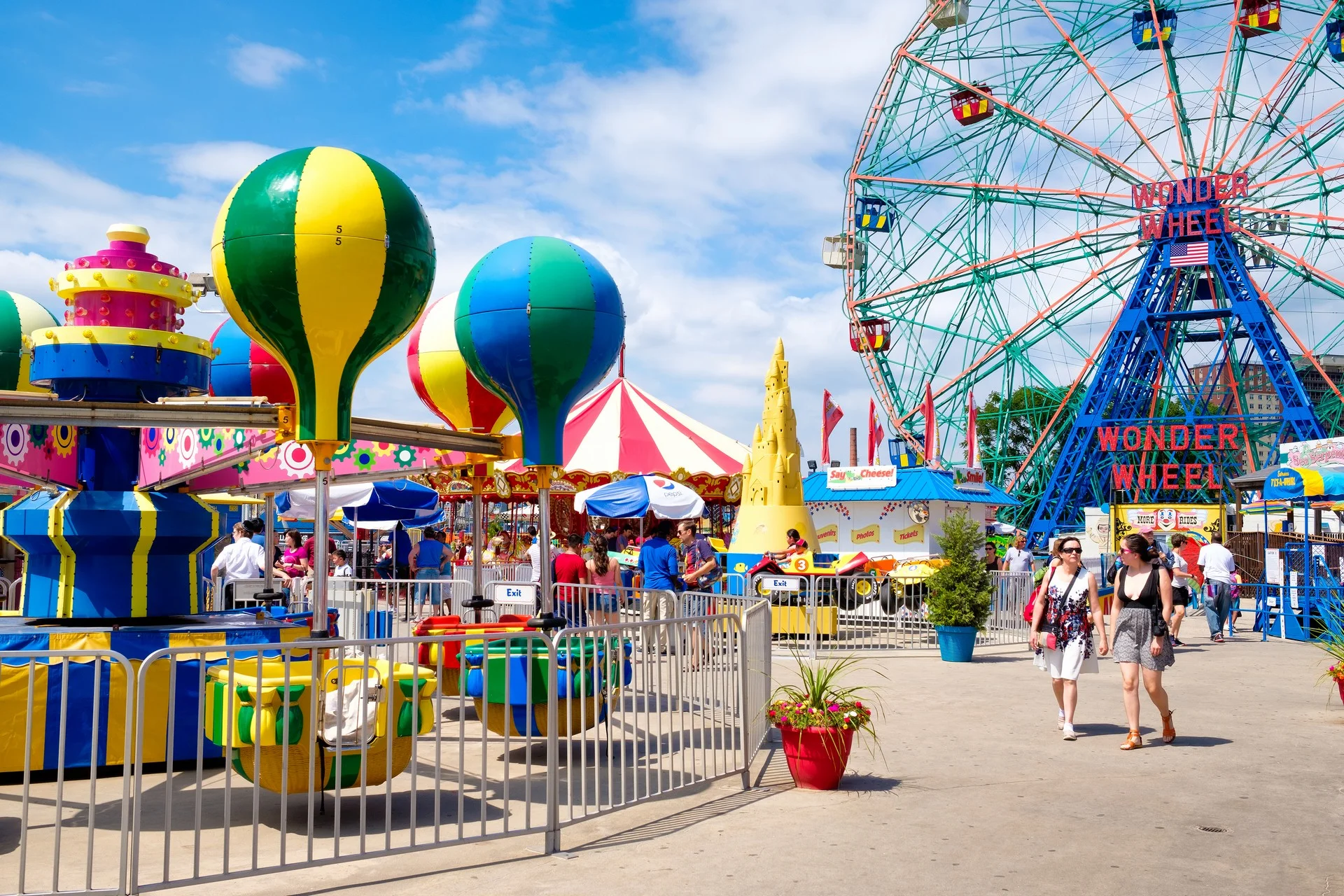 Lunapark Sowiński/ Wesołe miasteczko